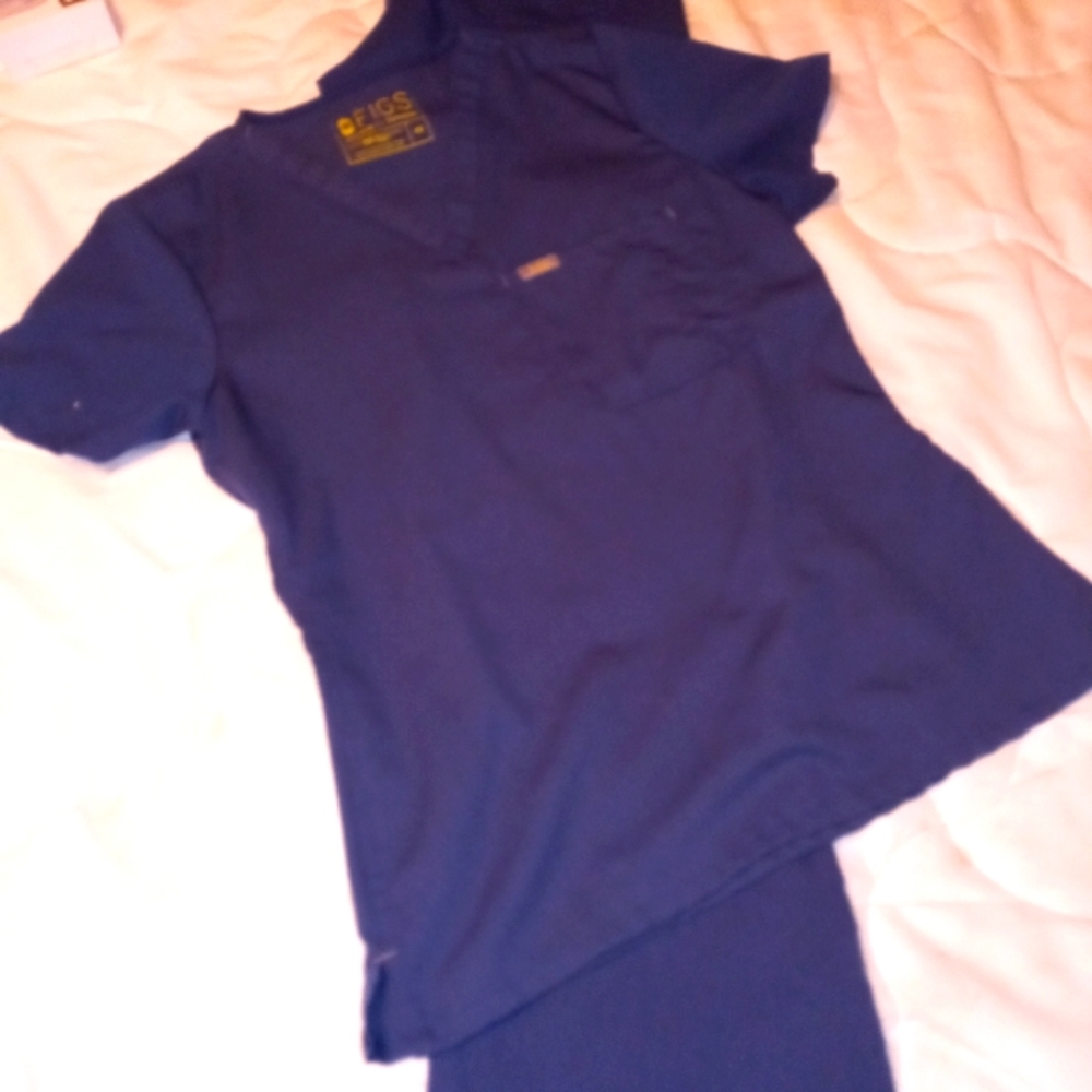 Figs Yellow Label Womens Scrubs in Extra Small ! Perfect condition.
